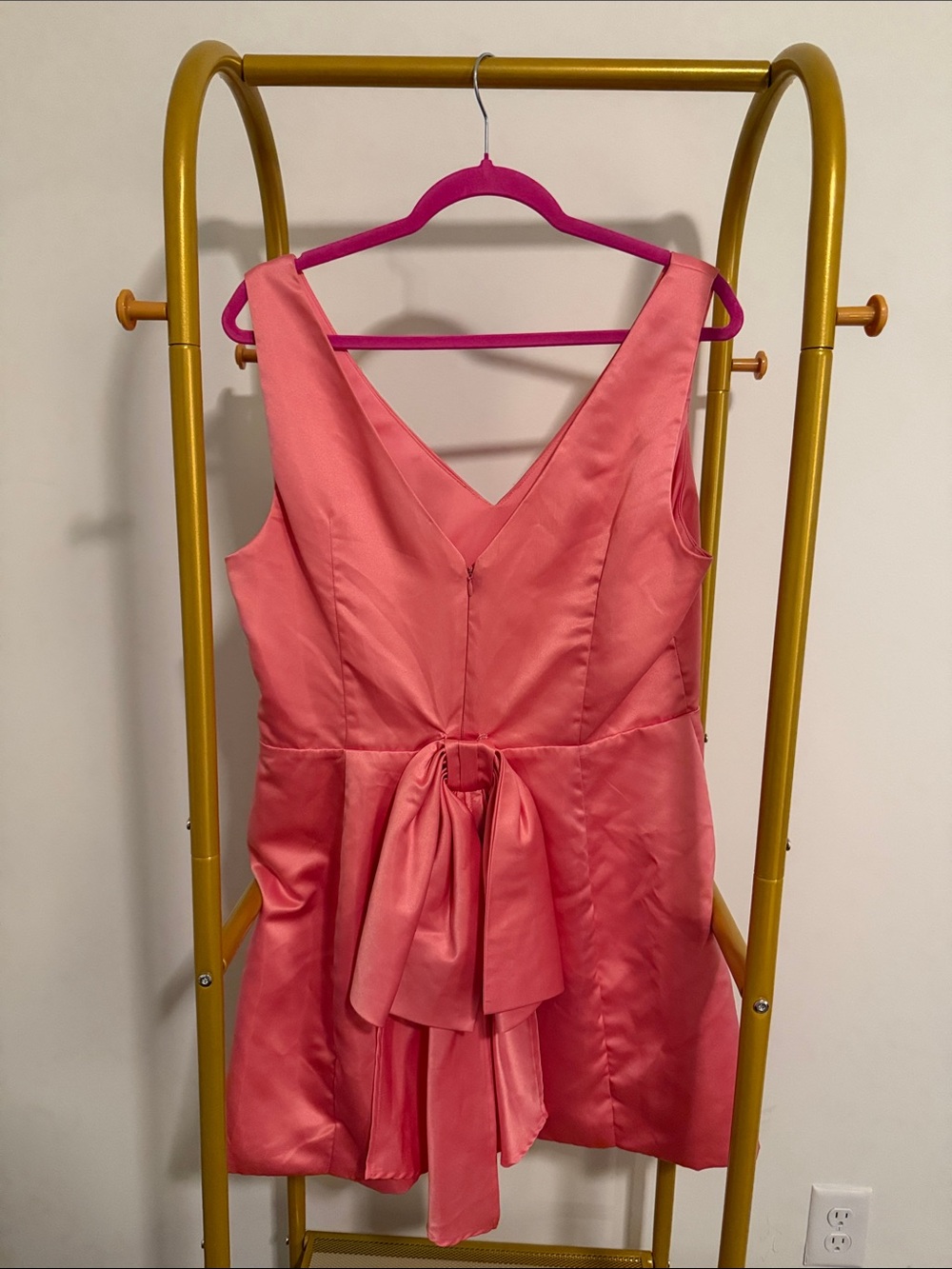 Sleeveless V-Neck Pink Dress with Front Bow